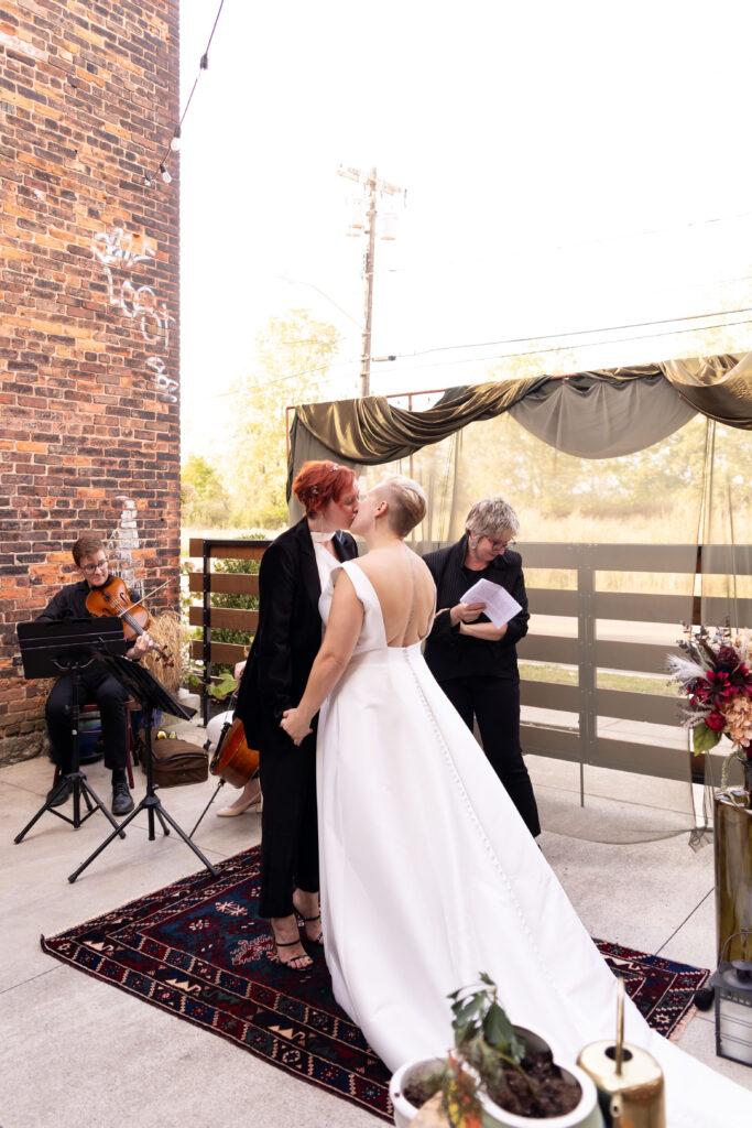 Buffalo_NY_lgbtq_friendly_venue_Waxlight_Bar_a_Vin_chandler_street_Waxlight_Bar_Buffalo_wedding_Jaimie_Ellis_Photography-193